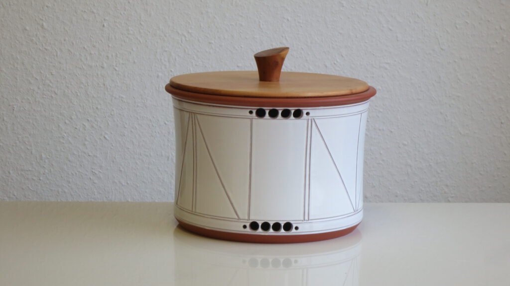 Nr. 12: rund, 24x16cm hoch, Erle, 125,- €