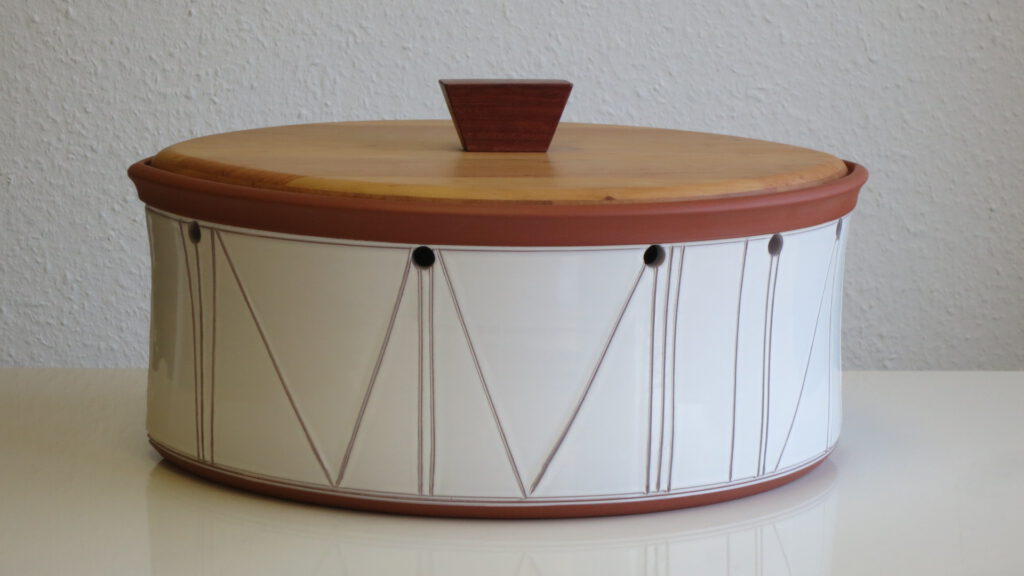 Nr. 02: oval, 40x32x16cm hoch, Erle, 250,- €