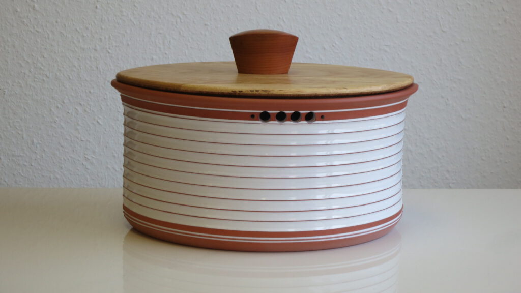 Nr. 03: oval, 33x28x16cm hoch, Eiche, 230,- €
