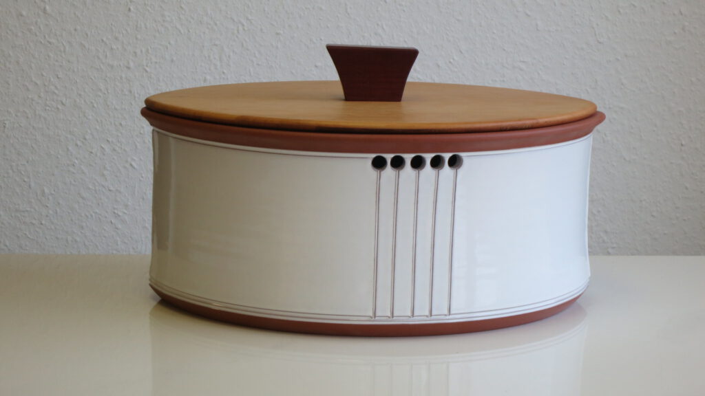Nr. 06: oval, 37x30x16cm hoch, Erle, 250,- €