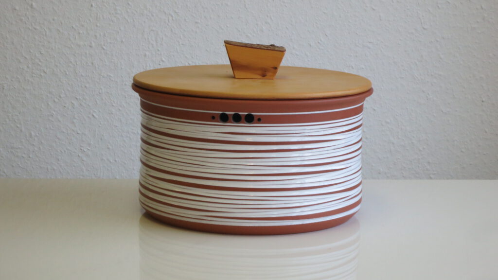 Nr. 07: rund, 28x16cm hoch, Erle, 145,- €