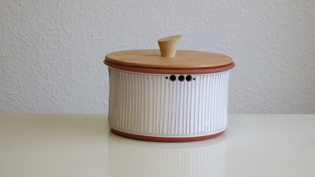 Nr. 09: rund, 24x13cm hoch, Eiche, 125,- €